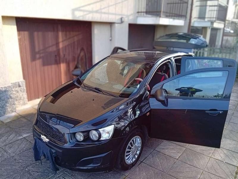 Usata Chevrolet Aveo LS 86 CV (63 kW) 2013 Nero Berlina