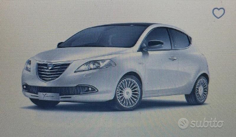 Usata Lancia Ypsilon Gold 69 CV (50 kW) 2014 Grigio Utilitaria