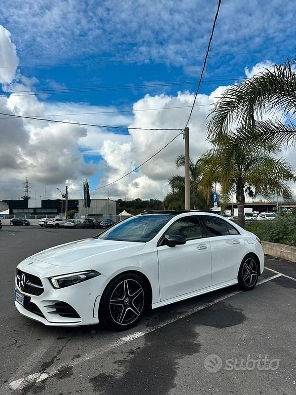 Bianco Usata 2019 Mercedes A180 Premium Tre volumi | 23.900 € - Immagine 1/4