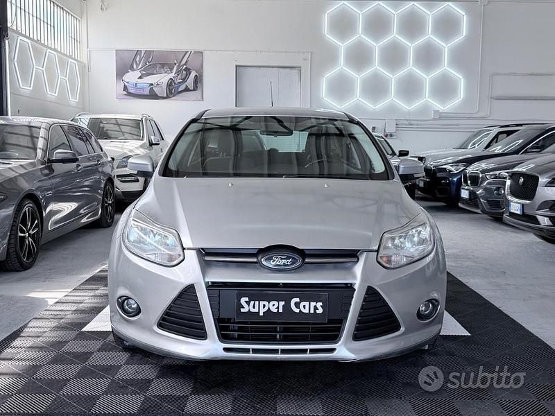 Usata Ford Focus 115 CV (84 kW) 2012 Grigio Station wagon