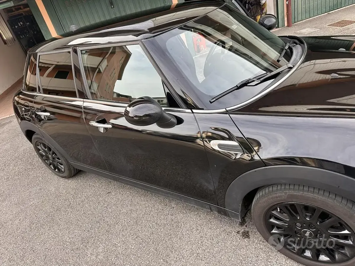 Usata Mini One D 95 CV (69 kW) 2018 Nero Utilitaria