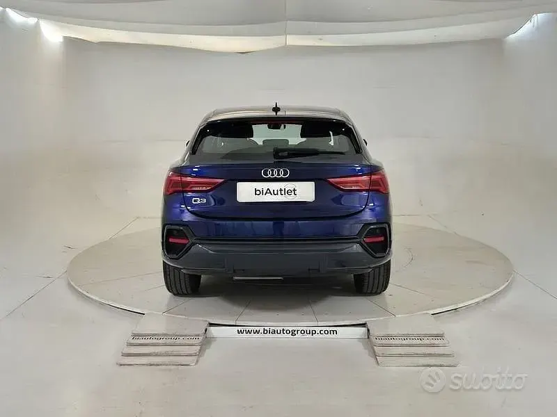 Usata Audi Q3 Sportback Business Plus 150 CV (110 kW) 2023 Blu SUV