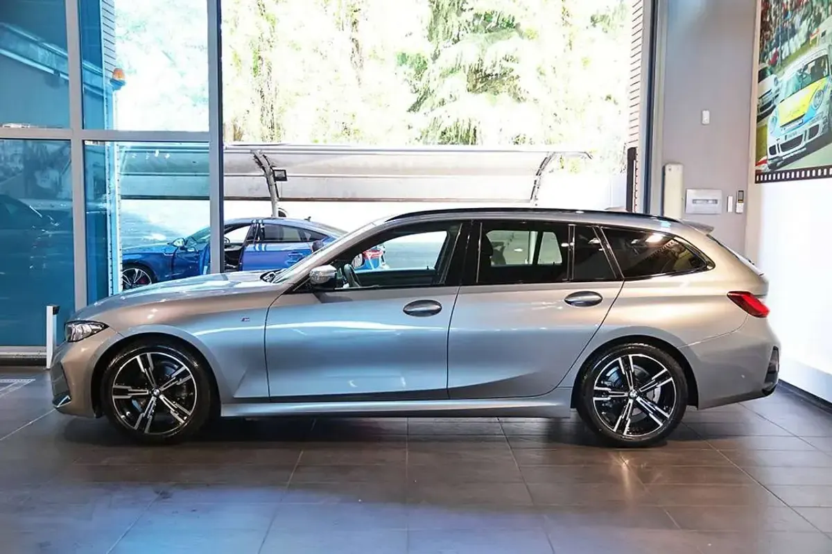 Usata BMW 318 M Sport 150 CV (110 kW) 2024 Grigio Station wagon