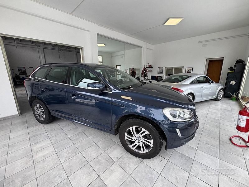 Usata Volvo XC60 Momentum 181 CV (133 kW) 2015 Blu SUV