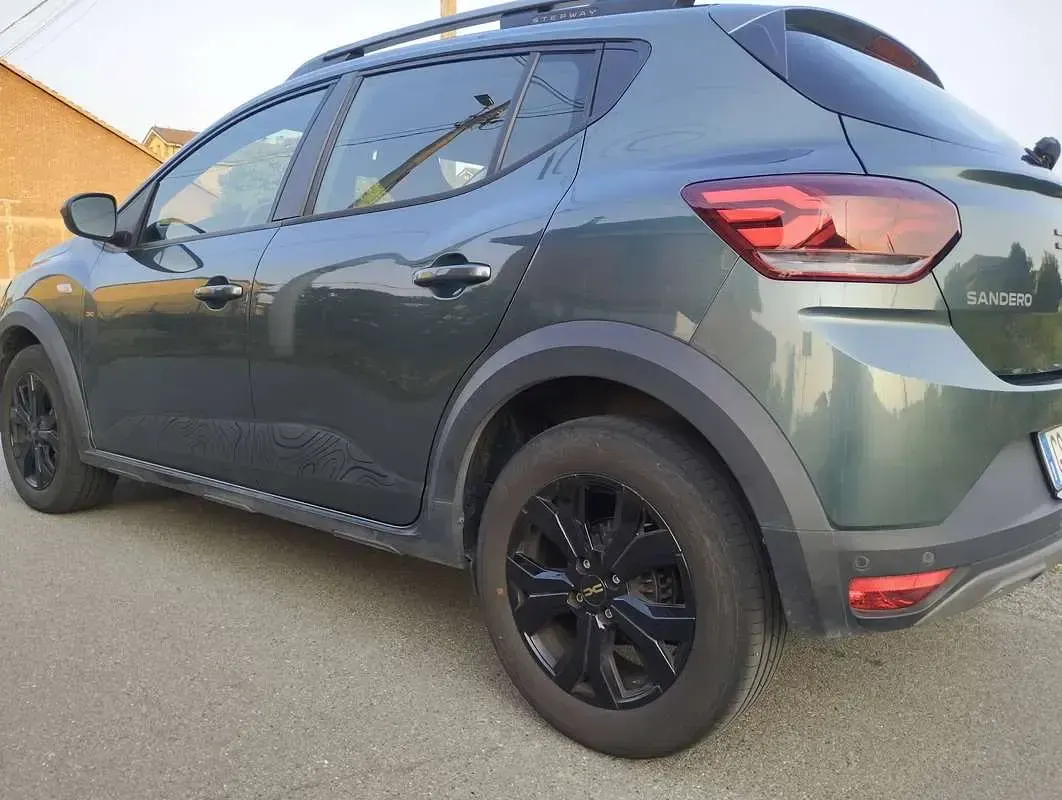 Usata Dacia Sandero Extreme 101 CV (74 kW) 2024 Verde Berlina