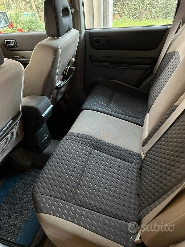 Usata Nissan X-Trail 136 CV (100 kW) 2005 Grigio SUV