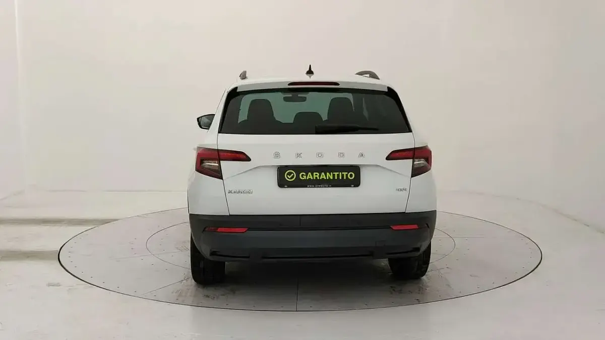 Usata Skoda Karoq Executive 150 CV (110 kW) 2021 Bianco SUV