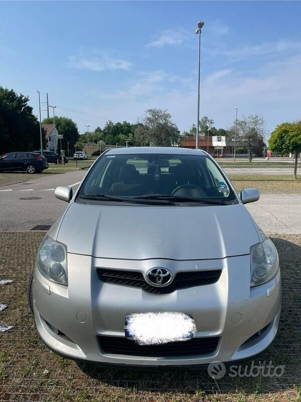 Usata Toyota Auris 126 CV (92 kW) 2008 Grigio Utilitaria