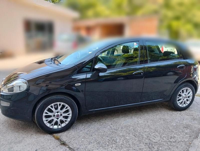 Usata Fiat Grande Punto 75 CV (55 kW) 2010 Nero Utilitaria