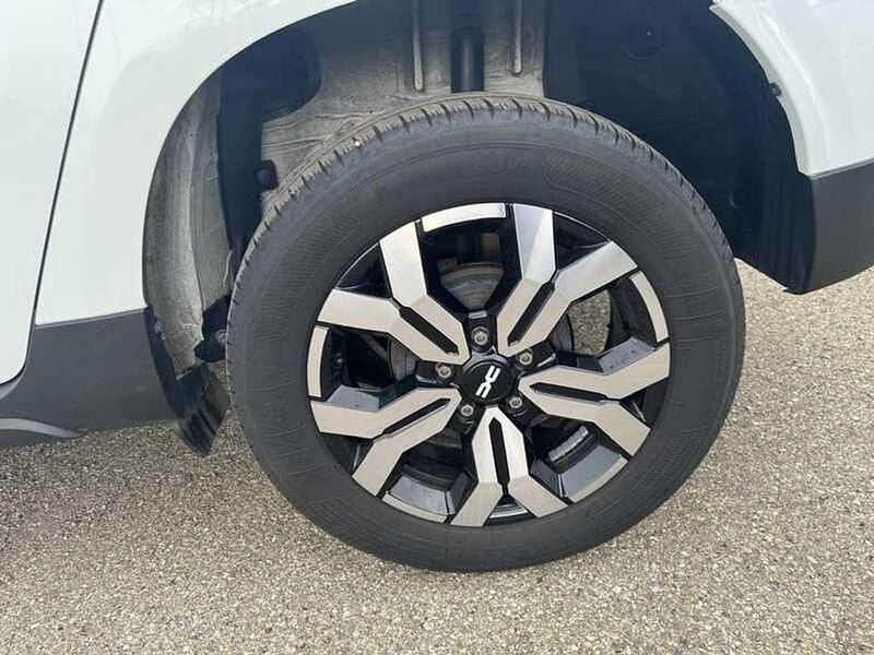 Usata Dacia Duster Journey 101 CV (74 kW) 2023 Giallo SUV