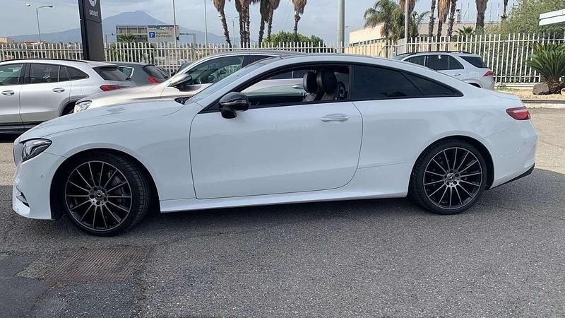 Usata Mercedes E220 Premium Plus 194 CV (142 kW) 2019 Bianco Coupé