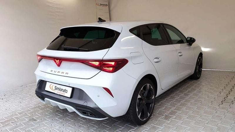 Usata Cupra Leon 150 CV (110 kW) 2025 Bianco Berlina