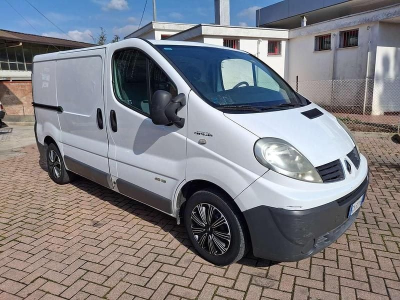 Usata Renault Trafic 114 CV (83 kW) 2007 Bianco Monovolume