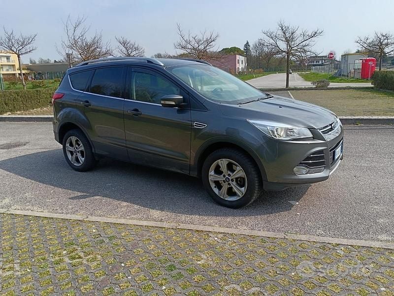 Usata Ford Kuga Titanium 2016 Grigio SUV