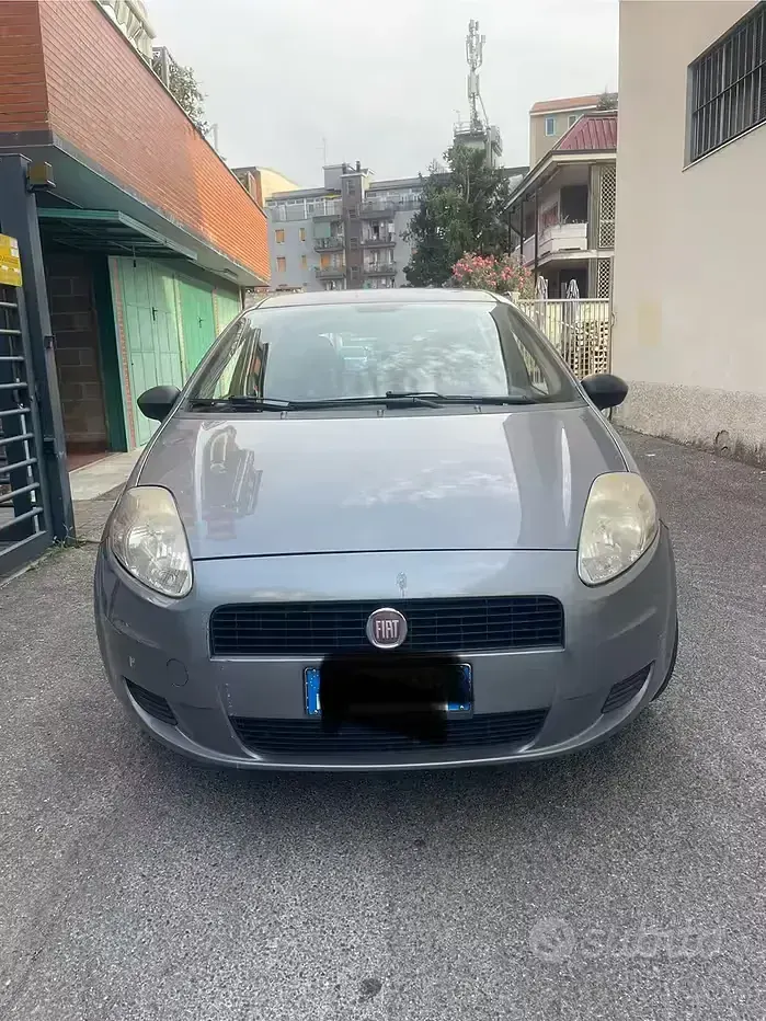 Usata Fiat Grande Punto 65 CV (47 kW) 2012 Grigio Utilitaria