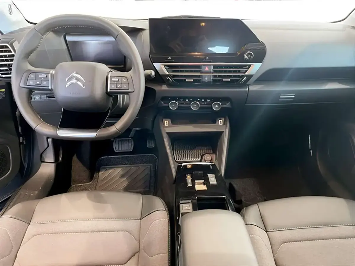 Usata Citroën e-C4 Feel 56 kW (77 CV) 2023 Platinum grey Berlina