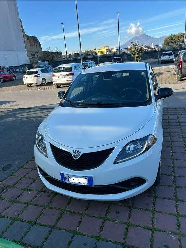Usata 2018 Lancia Ypsilon S Due volumi | 8500 € (Buon prezzo) - Immagine 1/4
