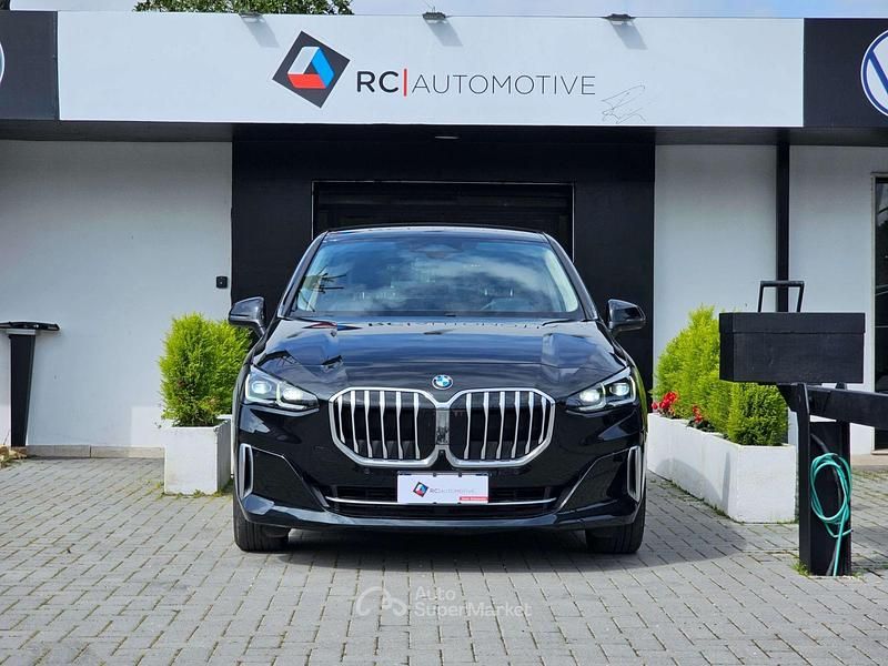 Usata BMW 218 Active Tourer Luxury Line 136 CV (100 kW) 2022 Black sapphire metallic Monovolume