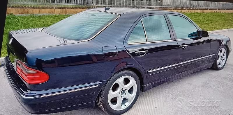 Usata Mercedes E270 2001 Blu Berlina