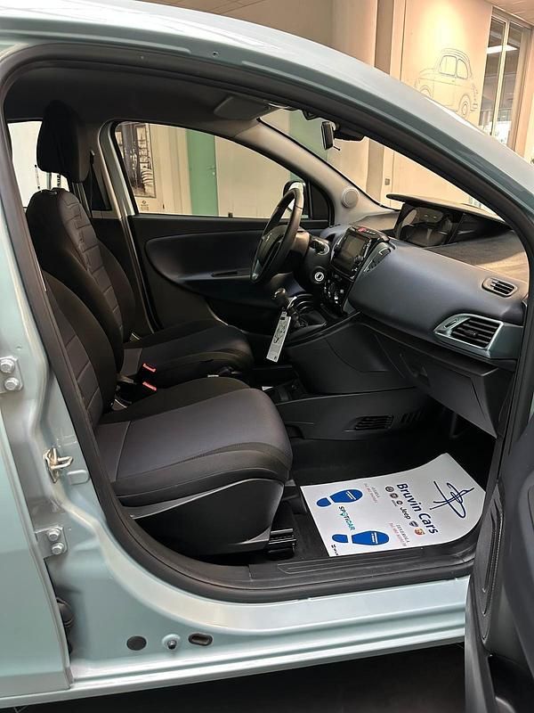 Usata Lancia Ypsilon S 69 CV (50 kW) 2024 Verde Utilitaria