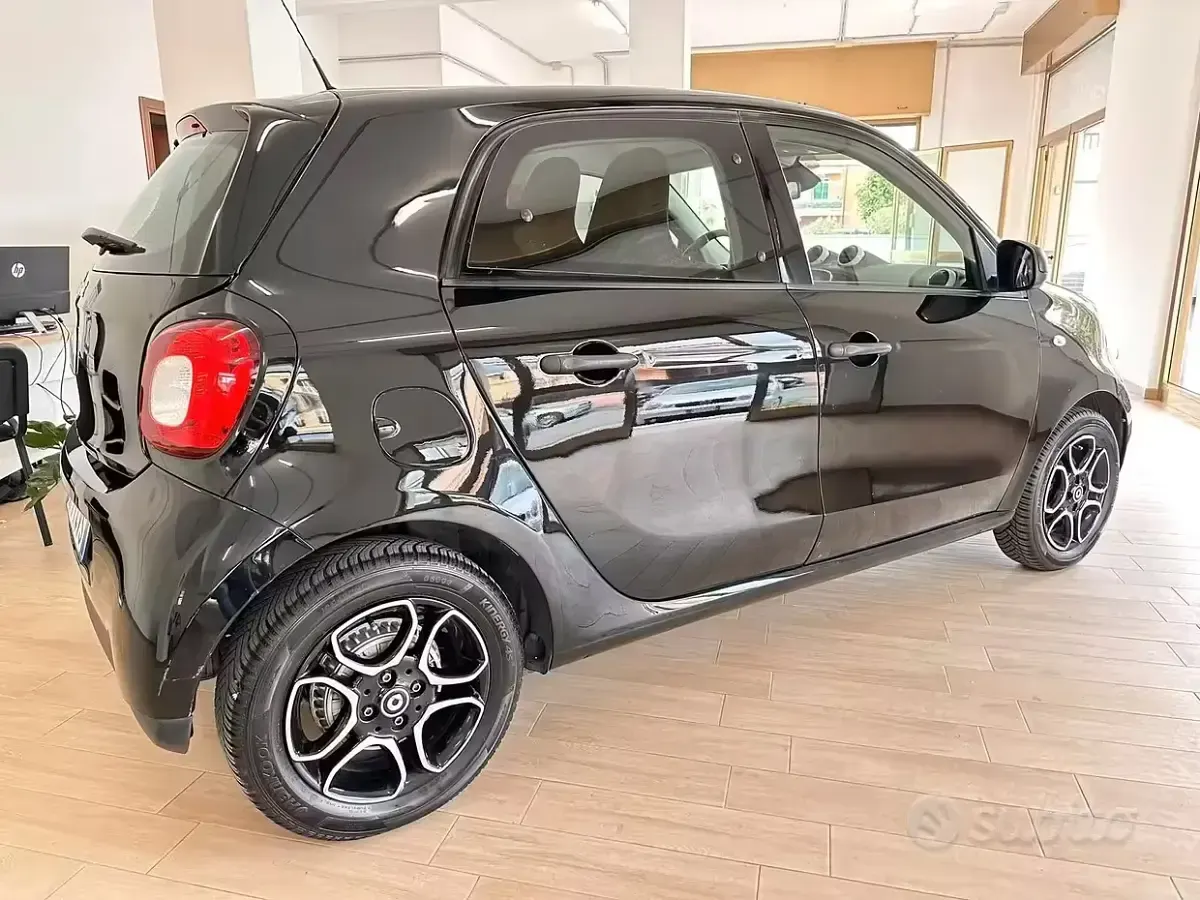Usata Smart ForFour Passion 71 CV (52 kW) 2018 Nero Utilitaria