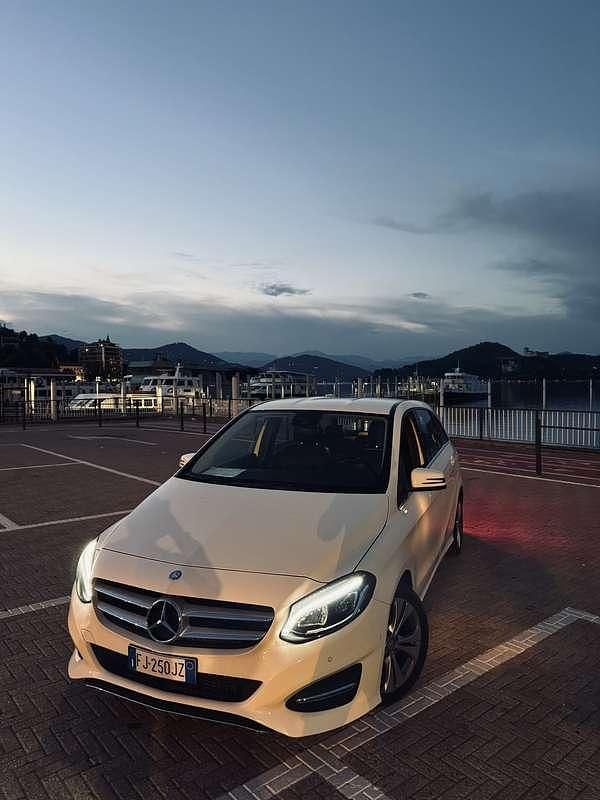 Bianco Usata 2017 Mercedes 200 Edition Station wagon | 13.700 € (Ottimo prezzo) - Immagine 1/4