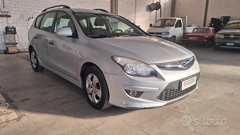 Usata Hyundai i30 90 CV (66 kW) 2011 Grigio Station wagon