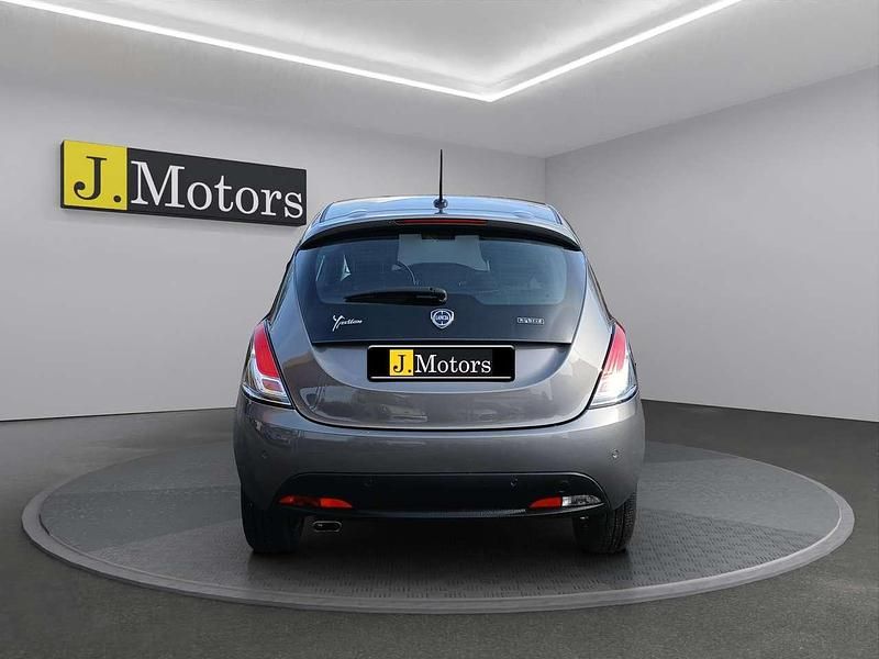 Usata Lancia Ypsilon Gold 69 CV (50 kW) 2023 Metallizzato Utilitaria