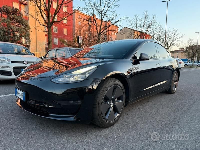 Usata 2022 Tesla Model 3 Berlina | 31.000 € (Ottimo prezzo) - Immagine 1/4