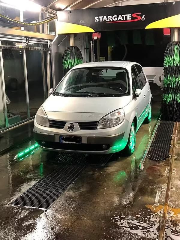 Usata Renault Scénic II Dynamique 120 CV (88 kW) 2004 Grigio Monovolume