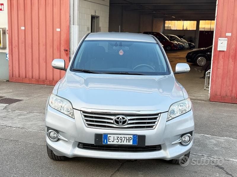 Usata Toyota RAV4 150 CV (110 kW) 2011 Grigio SUV