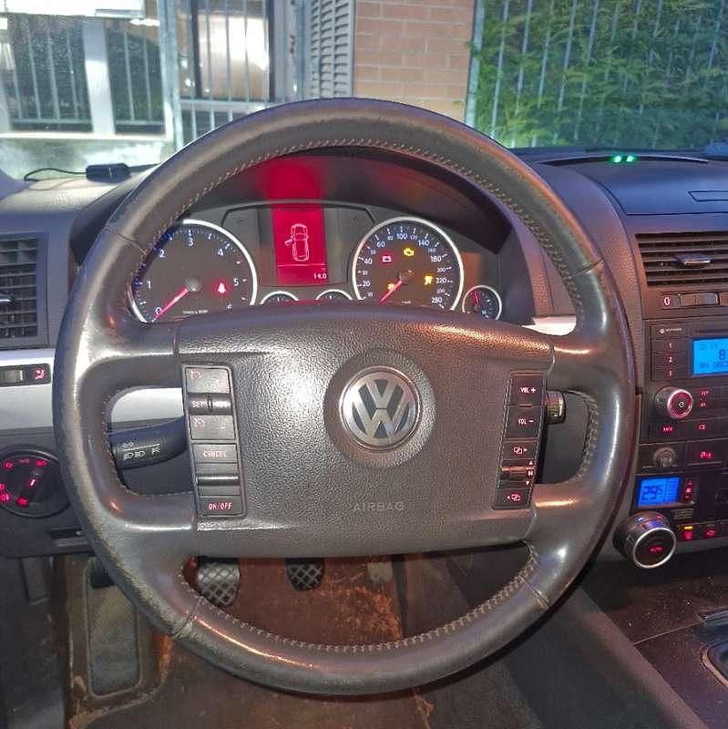 Usata VW Touareg Exclusive 174 CV (127 kW) 2008 Grigio SUV