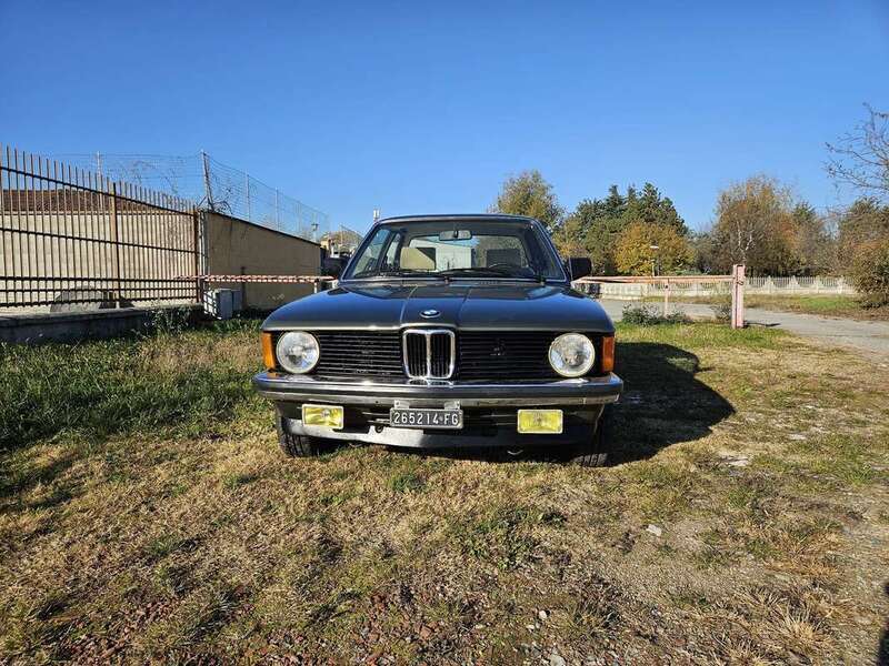Usato 1981 BMW 318 1.8 Benzin 105 CV (12.800 €)
