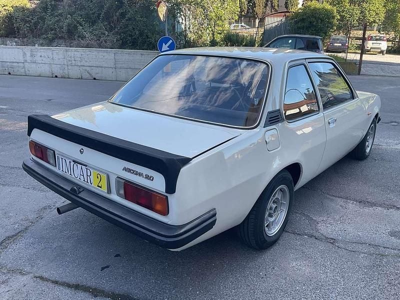 Usata Opel Ascona 110 CV (80 kW) 1981 Bianco Berlina
