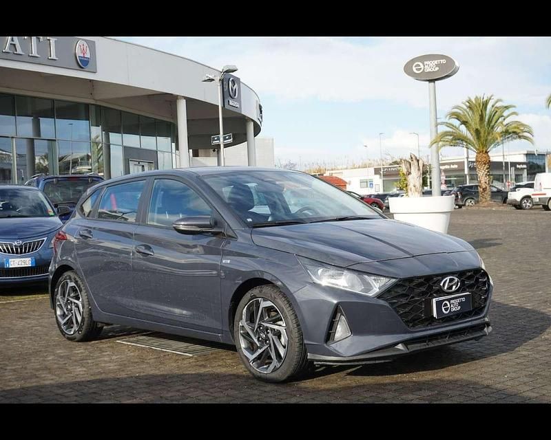 Usata Hyundai i20 101 CV (74 kW) 2021 Grigio scuro met Utilitaria