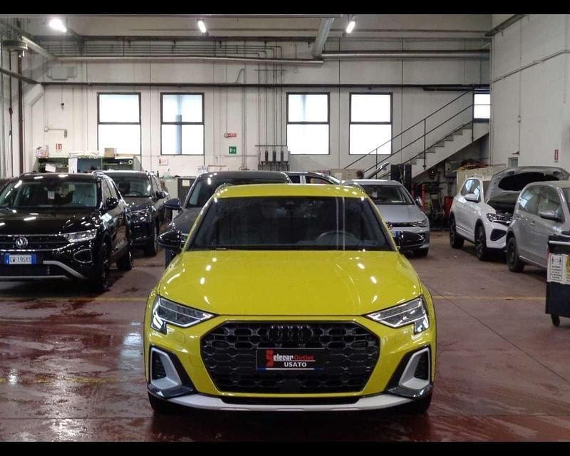 Usata Audi A3 150 CV (110 kW) 2024 Giallo pitone metallizzato Berlina