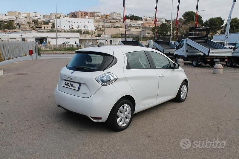 Usata Renault Zoe Life 42 kW (58 CV) 2018 Bianco Utilitaria