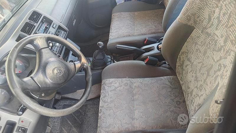Begagnad Toyota RAV4 128 HK (94 kW) 1999 Grön SUV