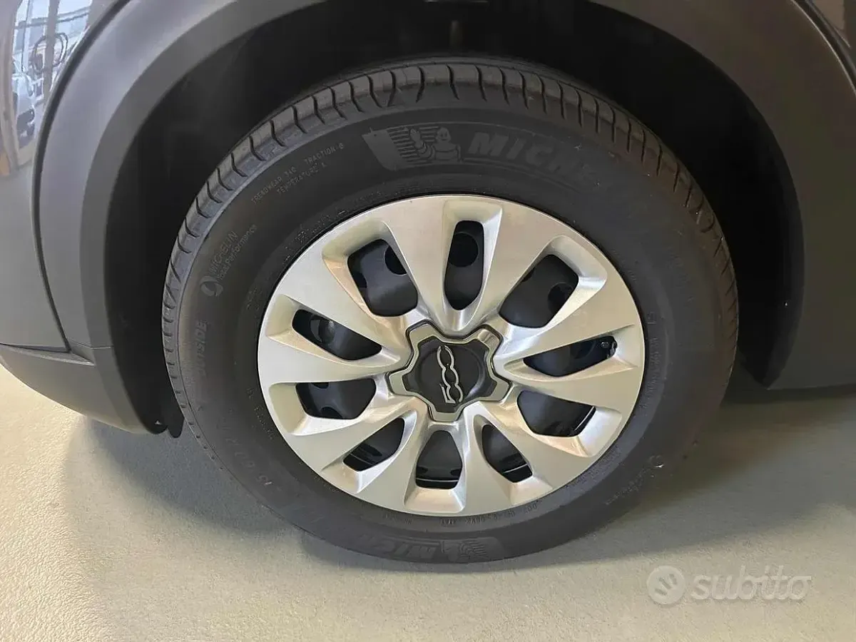 Nuova Fiat 500X Dolcevita 120 CV (88 kW) 2025 Grigio scuro SUV
