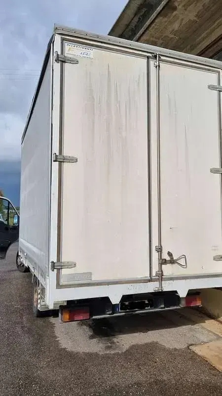 Usata Iveco Daily 125 CV (91 kW) 2000 Bianco Furgone
