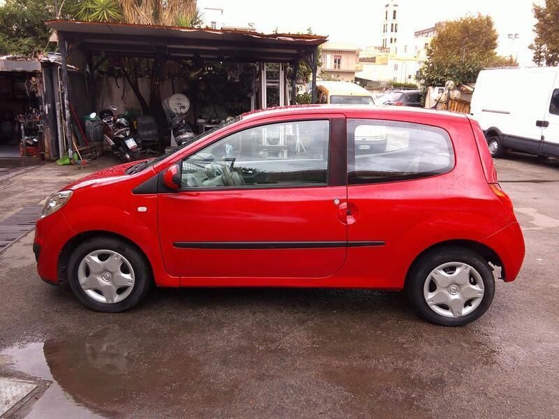 Usata Renault Twingo Dynamique 76 CV (55 kW) 2008 Rosso Utilitaria