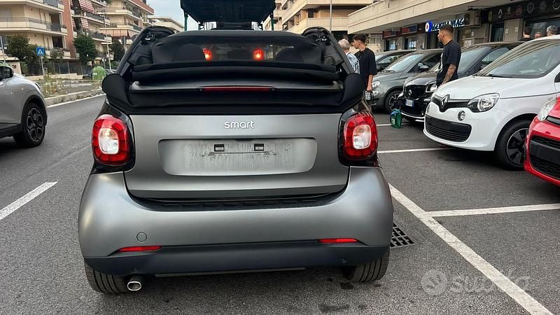 Usata Smart ForTwo Cabrio Superpassion 90 CV (66 kW) 2019 Grigio Cabrio