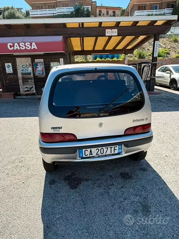 Usata Fiat 600 54 CV (39 kW) 2002 Grigio Berlina