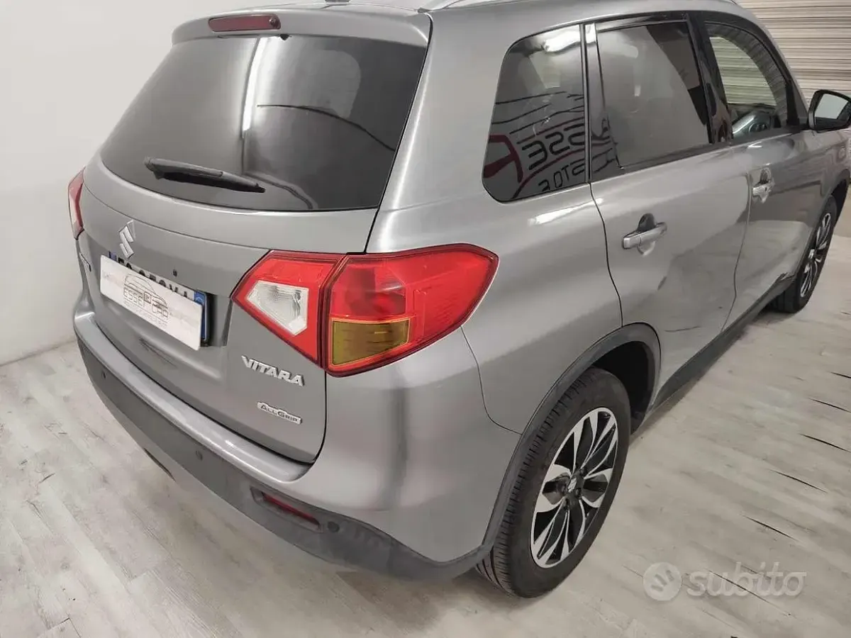 Usata Suzuki Vitara Cool 120 CV (88 kW) 2016 Grigio SUV