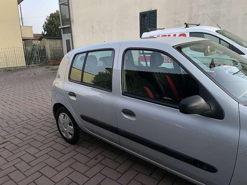 Usata Renault Clio II 58 CV (42 kW) 2004 Berlina