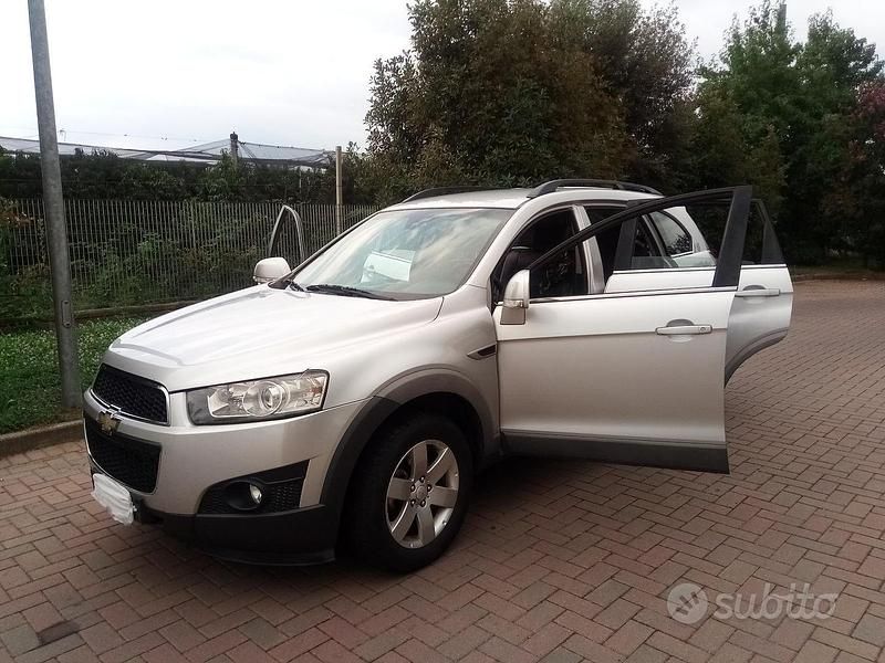 Usata Chevrolet Captiva 163 CV (119 kW) 2012 Grigio SUV