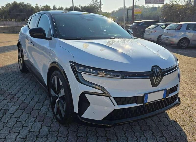 Usata Renault Megane E-Tech Techno 55 kW (75 CV) 2024 Xuf  be style helsinki Berlina