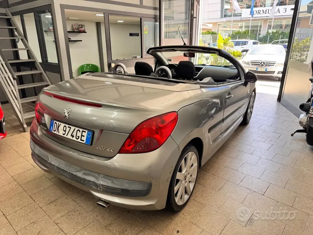 Usata Peugeot 207 CC 109 CV (80 kW) 2007 Grigio Cabrio