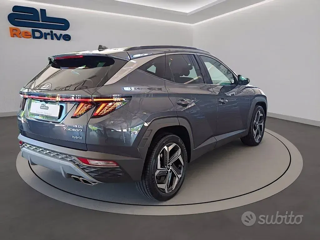 Usata Hyundai Tucson 230 CV (169 kW) 2023 Grigio graphite metalizzato SUV
