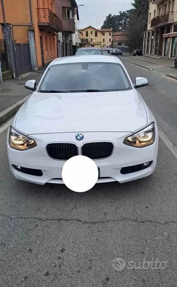 Usata BMW 118 143 CV (105 kW) 2011 Bianco Utilitaria